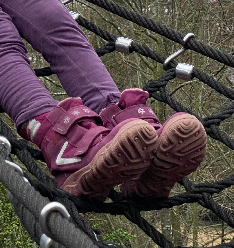 Winterschuhe für Babies und Kinder. Winterstiefel Textil.